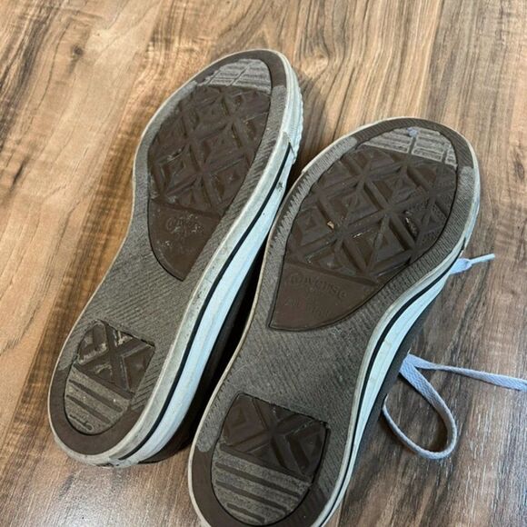 Converse size 7 grey shoes - Picture 6 of 9